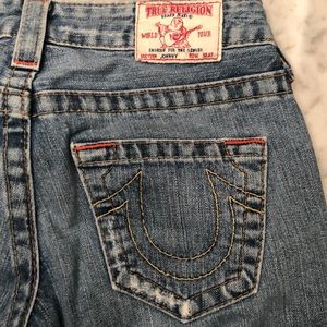 True Religion “Johnny” denim Jean 25w x29.5 EUC